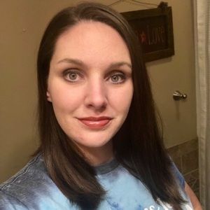 Meet your Posher, Adrienne